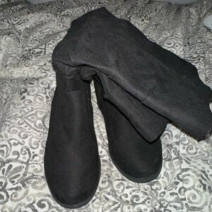 Children’s Place Black Boots Size 2